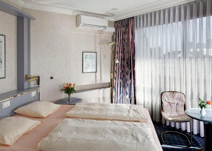 Hotel Senator 4*