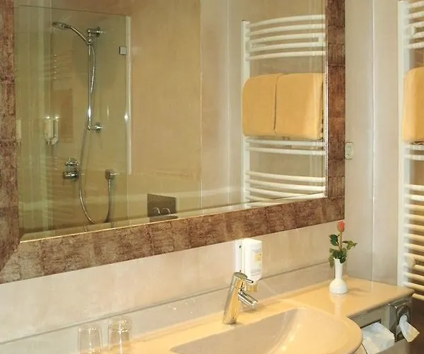 Hotel Senator 4*