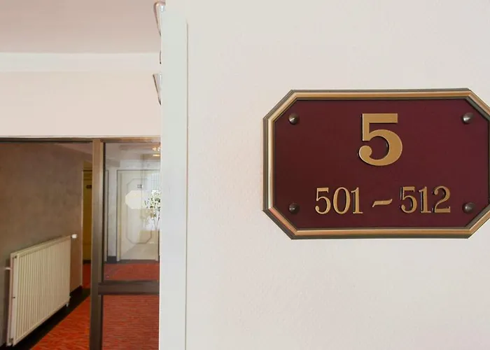 Hotel Senator