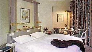 Senator Hotel