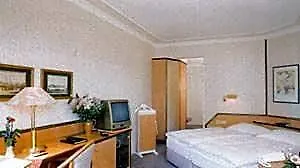 Hotel Senator